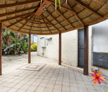 RENOVATED TOWNHOUSE WITH INCREDIBLE, SPACIOUS OUTDOOR BALI SPACE - Photo 6