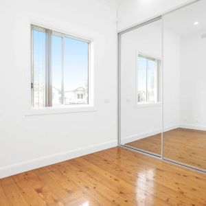 Well Presented 4 Bedroom Home - Photo 2