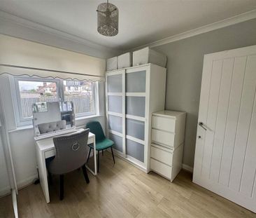 3 bedroom detached bungalow to rent - Photo 4