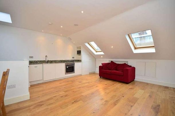 Kelvedon Road, Parsons Green, SW6 - Photo 1