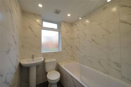 2 bedroom bungalow to rent - Photo 3