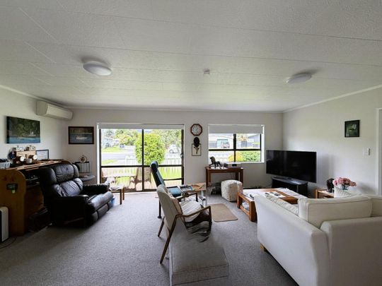 Modern Two Bedroom - Photo 1