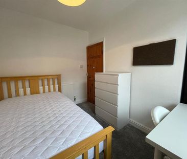 2 bedroom private hall to rent - Photo 3