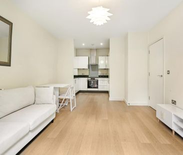 1 bedroom ground floor flat to rent - Photo 2