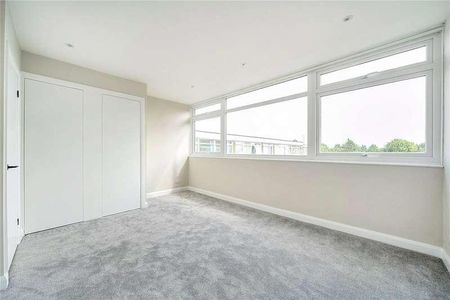 South View Court, Woking, Surrey, GU22 - Photo 2
