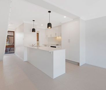 7/17 Aquila Court, 4218, Mermaid Waters Qld - Photo 1