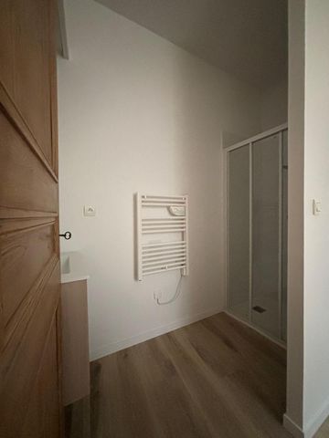 Location Appartement 2 pièces 47m² AIRE SUR L ADOUR 40800 - Photo 2