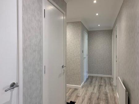 Kings Court, 40 Hersham Road, Walton-on-thames, Surrey, KT12 - Photo 3