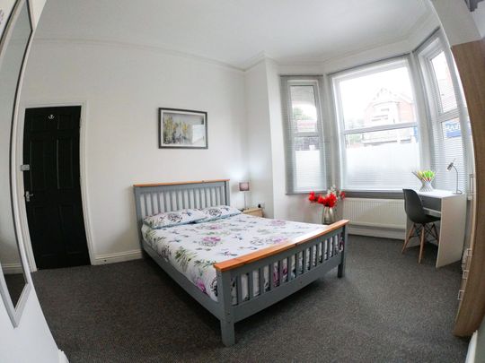 219 Monks Road, Lincoln, Lincolnshire, LN2 5JS - Photo 1