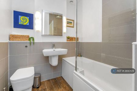 2 bedroom flat to rent - Photo 3