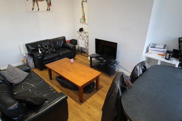 5 bedroom terraced house to rent - Photo 1