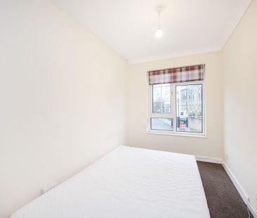 3 bedroom end of terrace house to rent - Photo 1