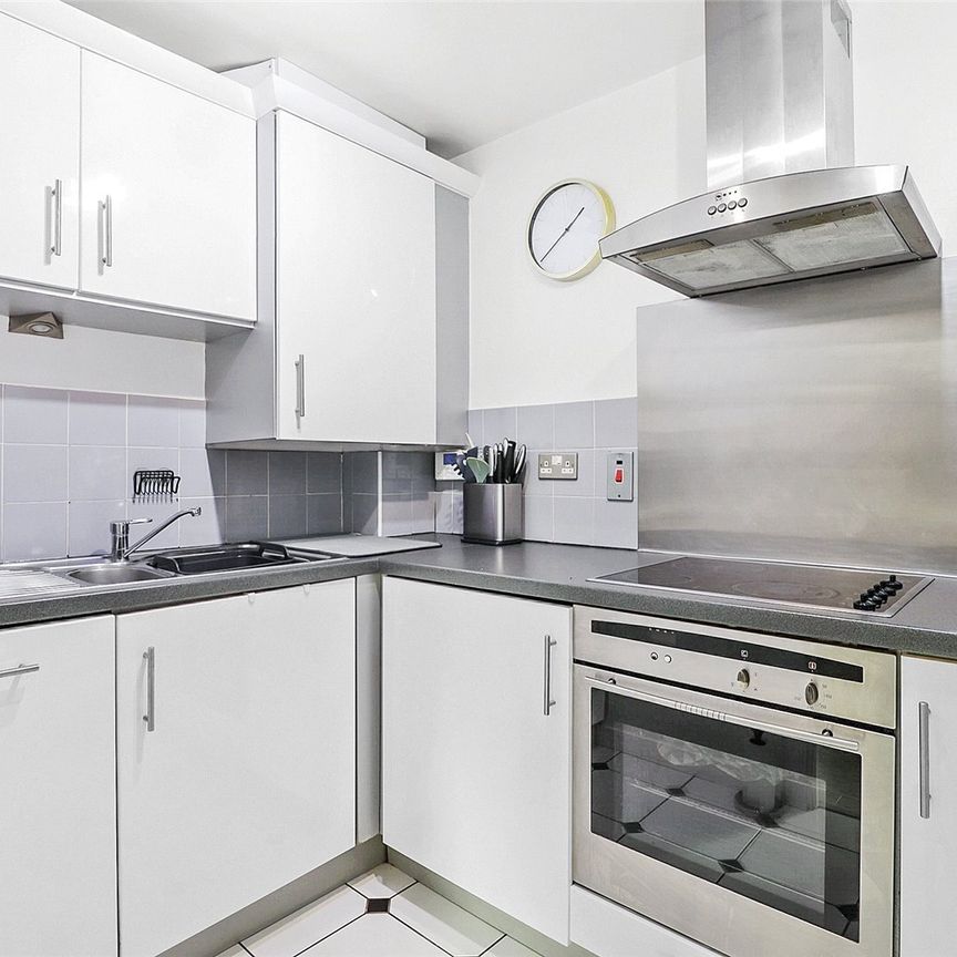 Manor Gardens, Upper Holloway, London, N7 - Photo 1