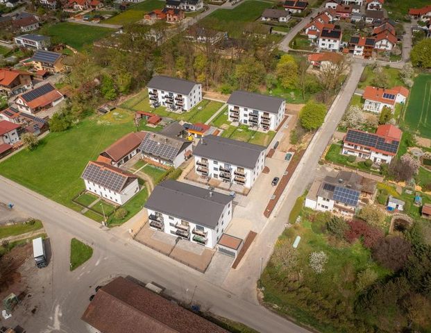 Ansprechende 3-Zimmer-Wohnung mit Terrasse & Einbauküche in Unterdietfurt - Foto 1