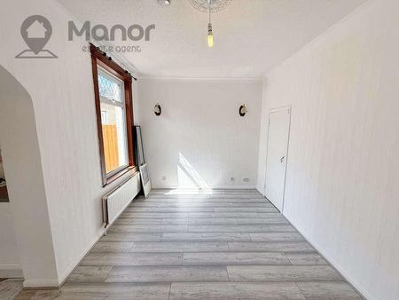 Leigh Road, East Ham, E6 - Photo 2