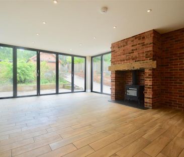 5 bedroom detached house to rent - Photo 3