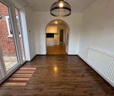 3 bedroom terraced house to rent - Photo 5