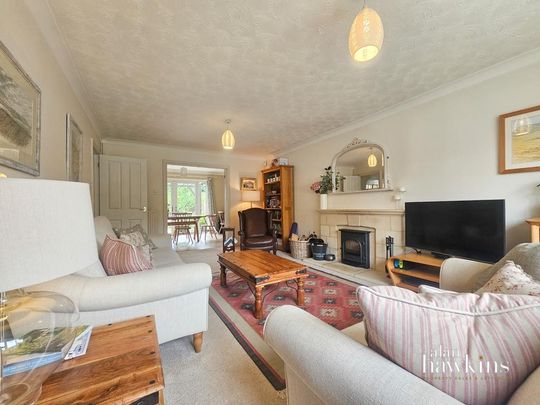4 bedroom detached house to rent - Photo 1