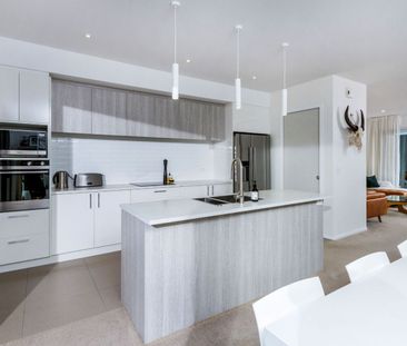 Fab spacious family home in great location with Double Garage!! - Photo 5