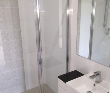 Modern Apartment with Stunning Views – Sky Gardens Building - Photo 6