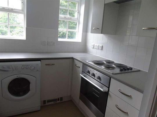 Florey Gardens, Aylesbury, HP20 - Photo 1