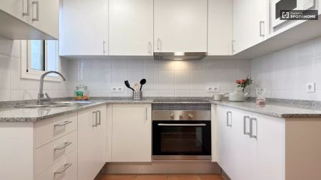Single Bed in Room in a shared 4-bedroom apartment for rent in La Torrassa, students only - Photo 5