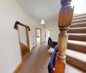 10 Bed - Woodsley Road, Hyde Park - Photo 1