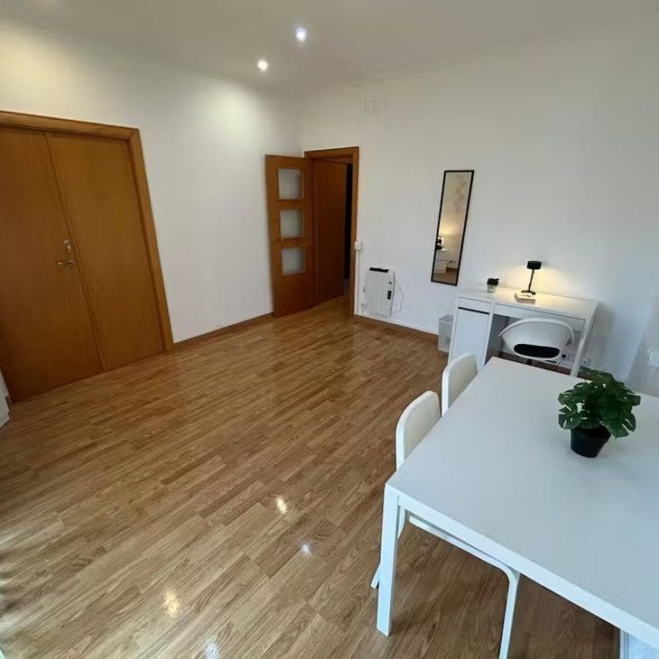 Carrer d'Occident, L'Hospitalet de Llobregat, Catalonia 08903 - Photo 1