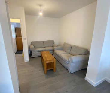 5 bedroom semi-detached house to rent - Photo 6