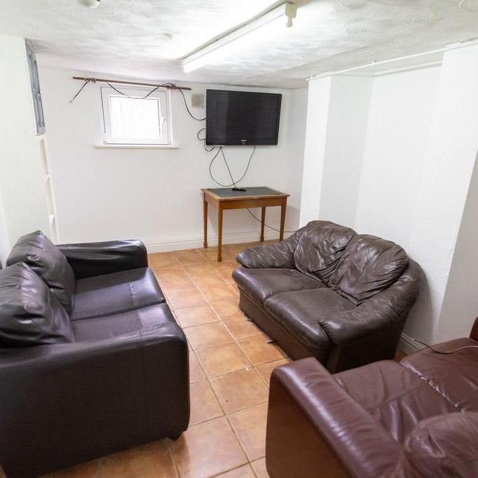 5 bedroom house to rent - Photo 1