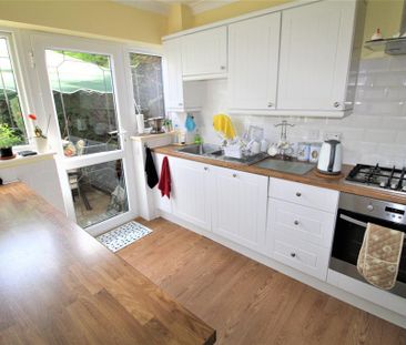 3 bedroom semi-detached house to rent - Photo 6