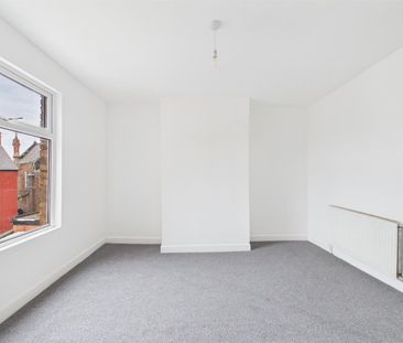 Park Road North, Birkenhead, 4 bedroom, House - Mid Terrace - Photo 6
