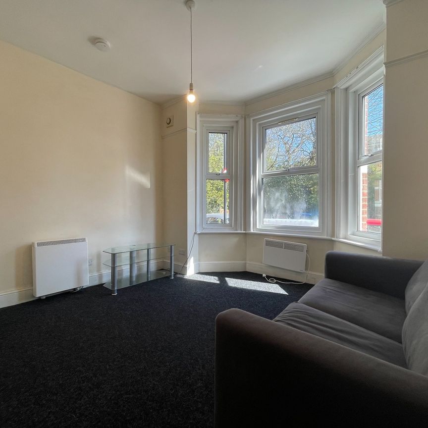 1 Bed Flat, Silverdale Road, SO15 - Photo 1