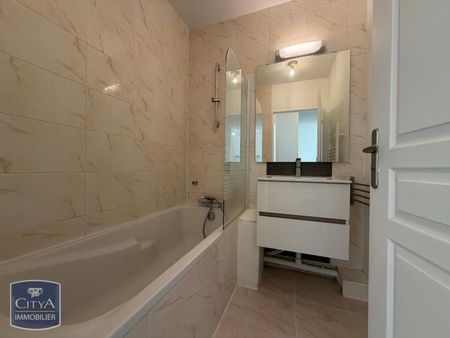 Location Appartement 3 pièces 69m² CHARENTON LE PONT 94220 - Photo 3