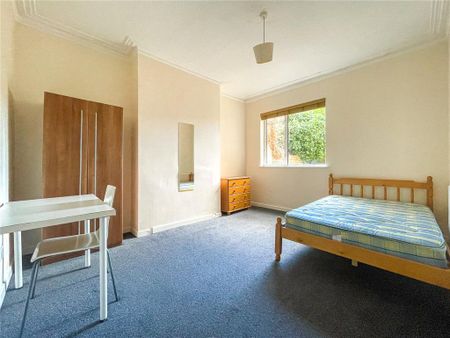 6 bedroom terraced house to rent - Photo 2