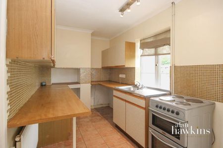 2 bedroom semi-detached house to rent - Photo 4