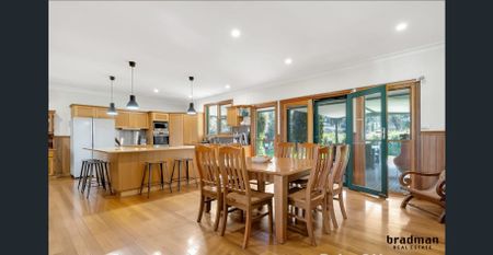 FOR RENT - SPACIOUS FAMILY HOME ON 1 ACRE (APPROX.) IN BEVERIDGE - Photo 3