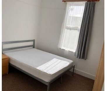 Room in a Shared House, Grove Green Road, E11 - Photo 2