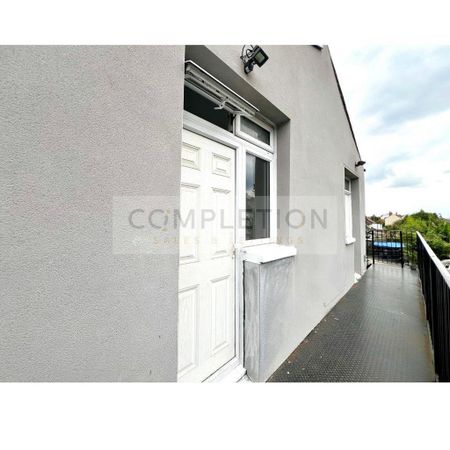 2 bedroom flat to rent - Photo 2