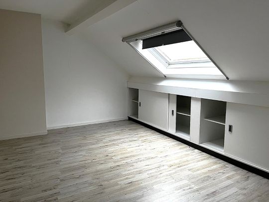 Zeer ruim duplexappartement met groot terras, nabij centrum - Photo 1