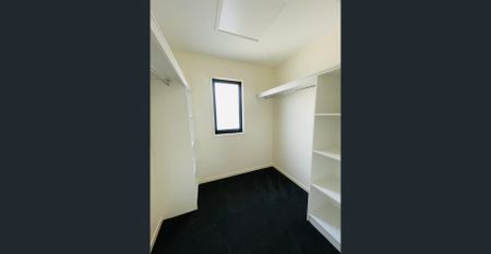 ***FULLY FURNISHED 2 BEDROOM APARTMENT*** - Photo 5