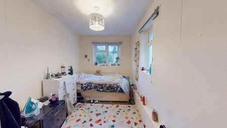 4 bedroom terraced house to rent - Photo 2