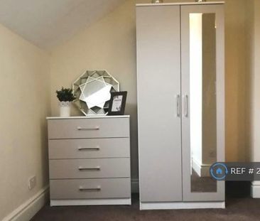 1 bedroom in a house share to rent - Photo 5