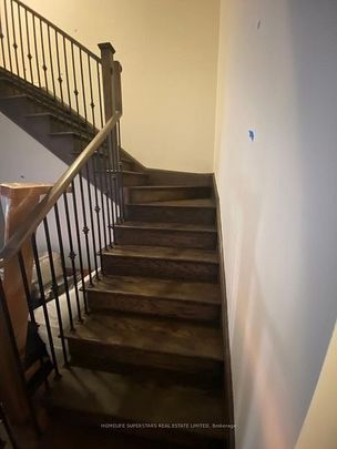 For Lease - 212 Palace Street, Thorold, Ontario - Photo 1