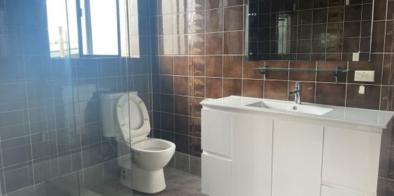 ONE BEDROOM IN SHARE HOUSE WITH BILLS INCLUDED - Photo 3
