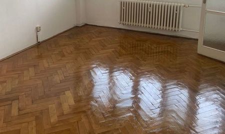Ponúkame na prenájom 2-izbový byt v Bratislave - mestská časť Ružinov, nachádza sa na Komárnickej ulici neďaleko Štrkoveckého jazera, Ružinovskej nemo - Photo 4