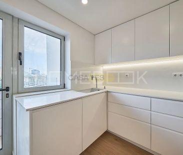 T3 Remodelado com Vista Rio e 2 Lugares de Garagem - Foto 6