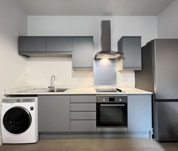 3 bed Apartment for Rent - Photo 5