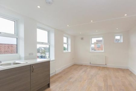 1 bed Apartment - To Let - Photo 3