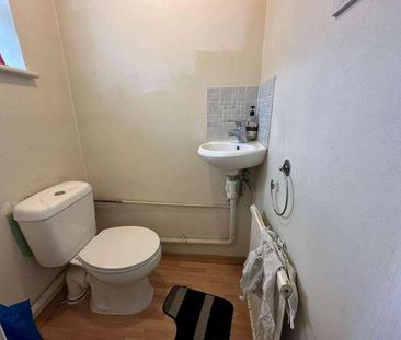 Slough, Berkshire, SL1 - Photo 5